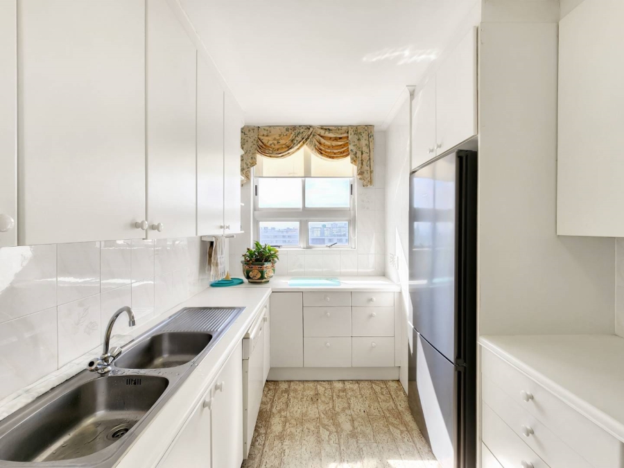 3 Bedroom Property for Sale in Sea Point Western Cape
